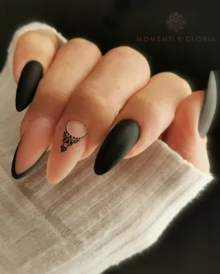 Ricostruzione unghie - Nail Art — foto 1 di 5